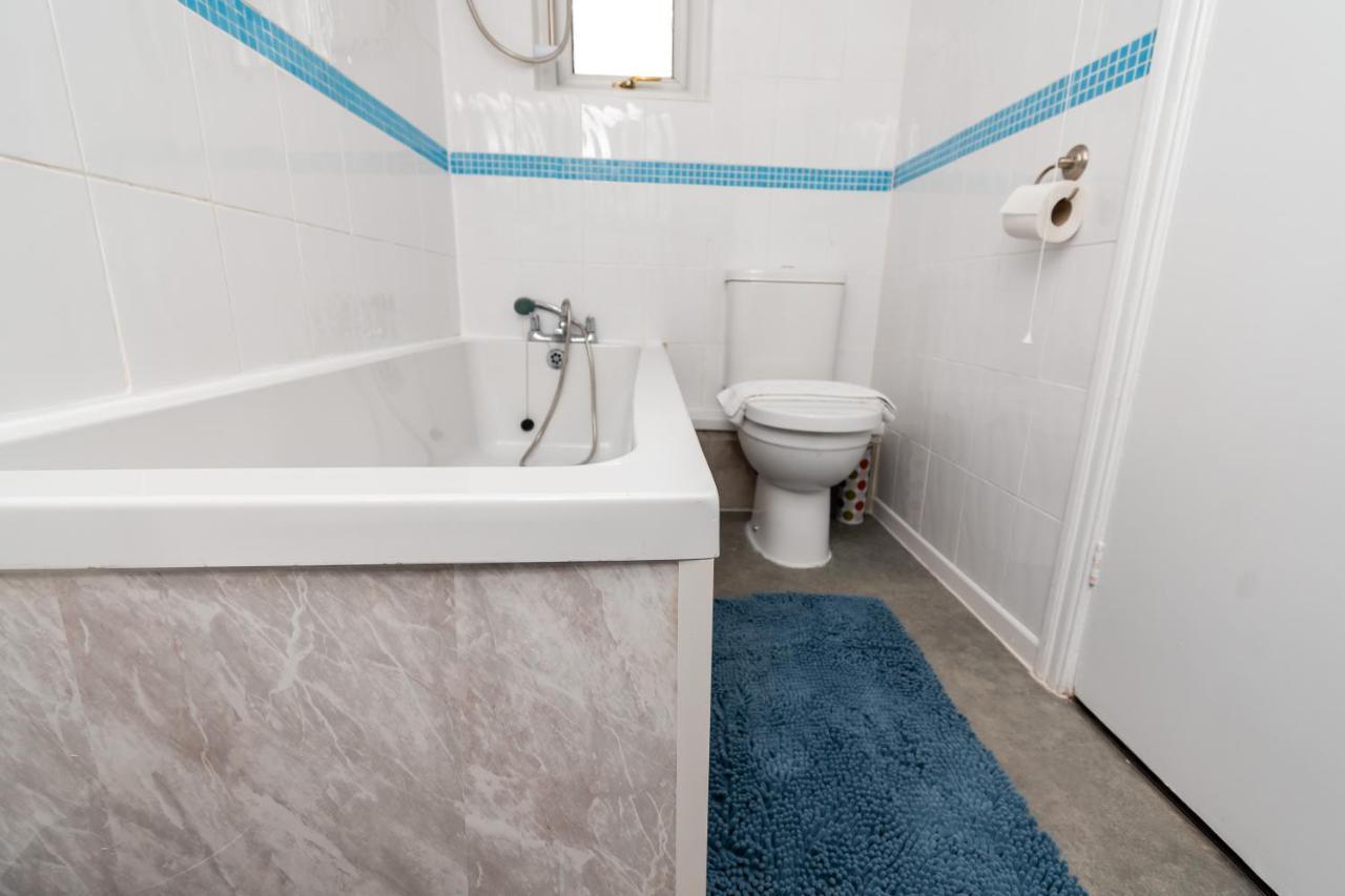 Greenbourne - 4 Bedrooms Sleeps 8 Free Parking Gateshead Exteriör bild