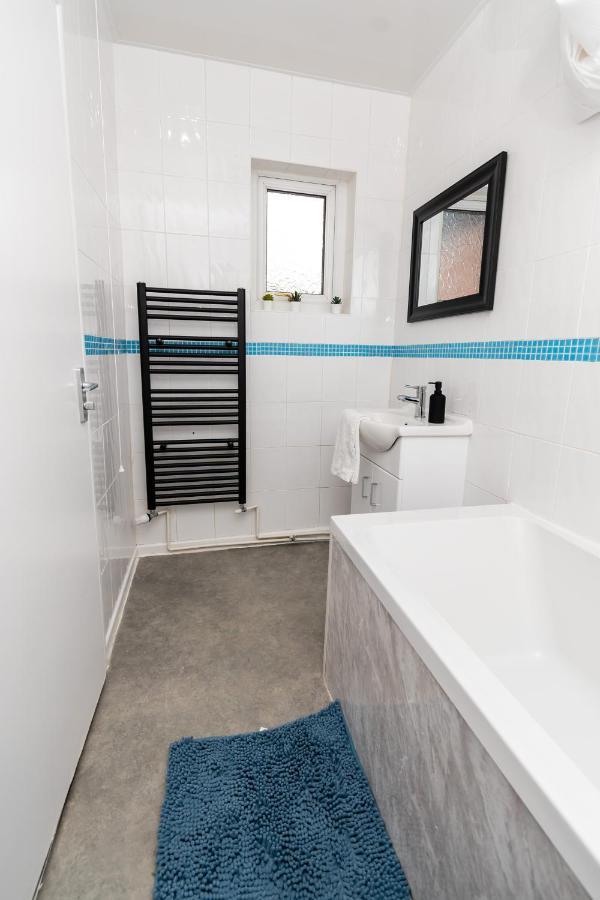 Greenbourne - 4 Bedrooms Sleeps 8 Free Parking Gateshead Exteriör bild